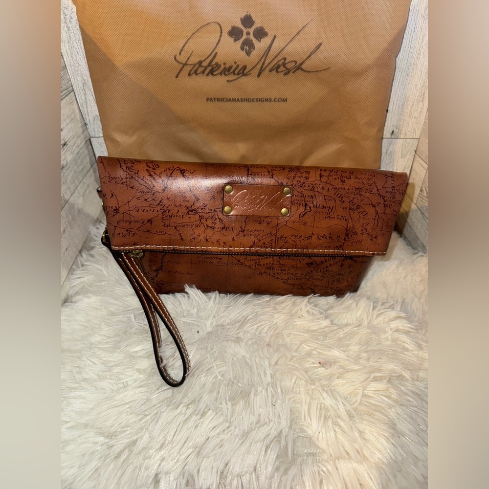 Patricia Nash NWOT Valerie Fold-Over Wristlet/Clutch and dust bag